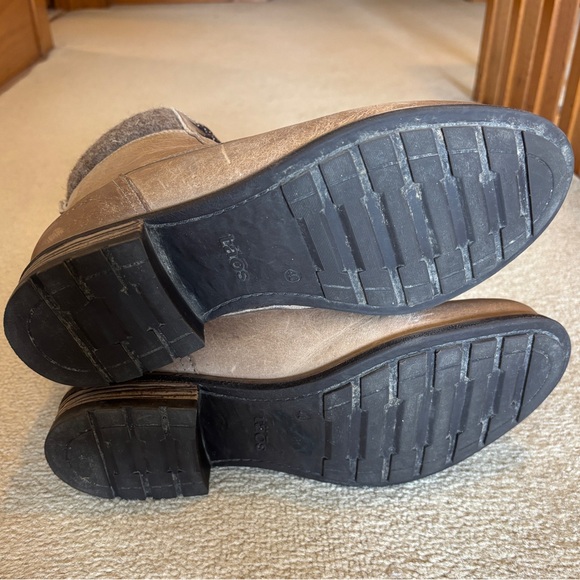 Taos Cutie Leather Boots - Picture 4 of 11